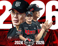 [프로야구] KT, 이강철 감독과 3년 24억 재계약… 현역 사령탑 최고 대우