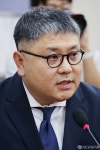 질의에 답하는 조민수 코스트코코리아 대표이사