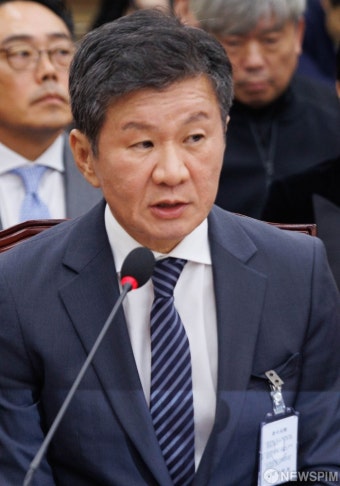 국감 답변하는 정몽규 회장