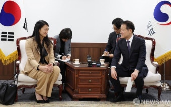 김영호 통일부 장관, 줄리 터너 미 북한인권특사 접견