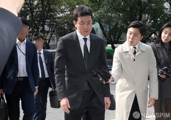 'SM엔터 시세조종 혐의' 배재현 대표,영장심사 출석