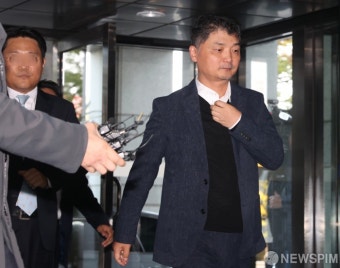 카카오 김범수 전 의장,금감원 특사경 출석