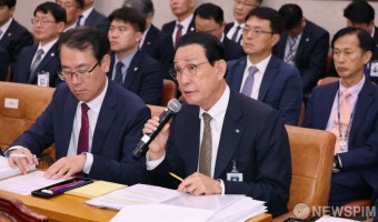 의원질의에 답하는 노동진 수산업협동조합중앙회장