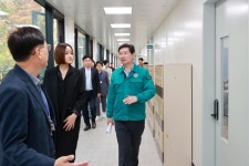 이상일 용인시장, 지역 5개 초·중·고 찾아 통학·교육환경 점검
