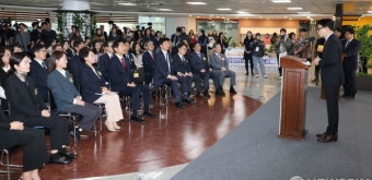'범죄피해자 원스톱 솔루션 센터' 설치·운영  협약식의 중요성 설명하는 한동훈