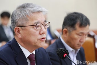 국회 연금개혁특별위원회 전체회의 자리한 김용하 민간자문위원회 공동위원장