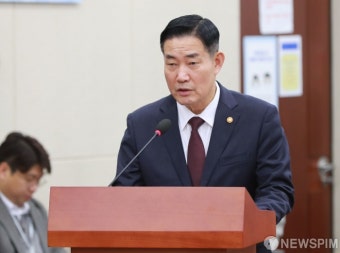 발언 나선 신원식 국방부 장관