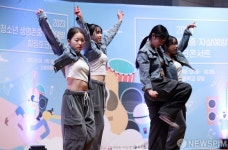 댄스크루 어텐션, 시선강탈 무대