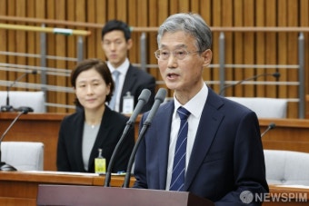 인사청문회 발언하는 조희대 대법원장 후보자