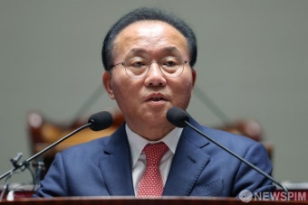 의원총회 발언하는 윤재옥 국민의힘 원내대표