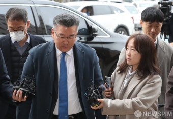 공수처 향하는 유병호 사무총장