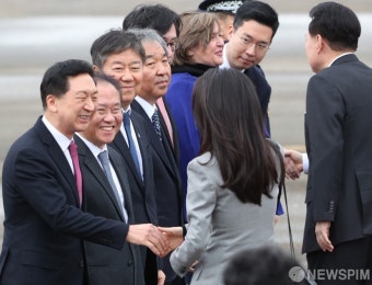 활짝 웃는 김기현-윤재옥