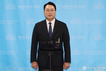 취재진 앞에 선 천하람 국민의힘 순천갑 당협위원장