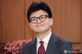 미소 짓는 한동훈 국민의힘 비상대책위원장