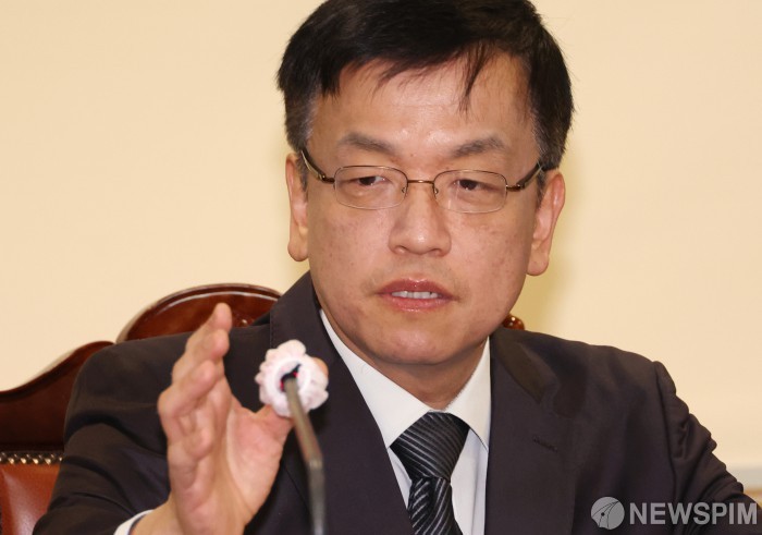 최상목 대통령 권한대행, 제주항공 여객기 참사 조사과정을 유가족들에게 투명하게 공개 약속