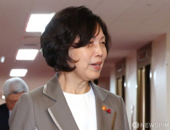 임시국무회의 참석하는 강정애 신임 국가보훈부 장관
