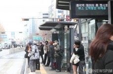 종각역 버스정류장,무정차및 정보 미제공