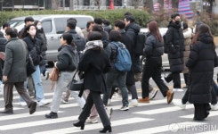 새해 첫 월요일...출근길 나서는 시민들