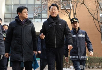 아파트 화재 위험 점검위해 이동하는 오세훈 서울시장