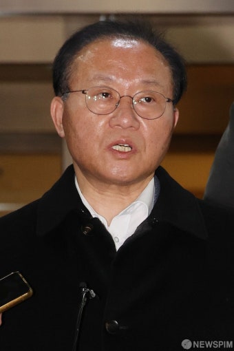 윤재옥 원내대표, '배현진 의원 병문안 마치고'