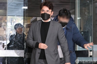 '배임수재혐의' 장정석 전 KIA 단장, 영장실질심사 출석