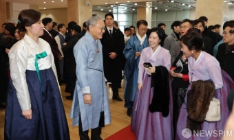 설맞이 음악회 및 문화계 신년인사회 참석한 유인촌 장관