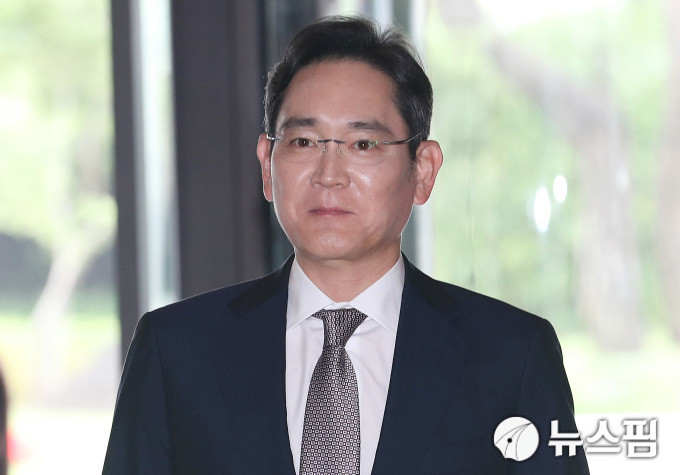 이재용 삼성전자 회장, 항소심에서 무죄 유지…부당합병과 회계부정 혐의 무죄 선고