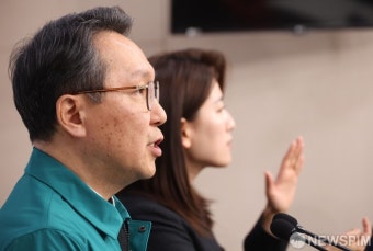 의사단체 집단행동 상황 설명하는 박민수 복지부 차관