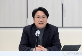 간부회의 주재하는 강기정 광주시장
