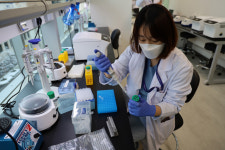 [르포] 연간 10만건 검사…테라젠헬스 마이크로바이옴 랩 가보니