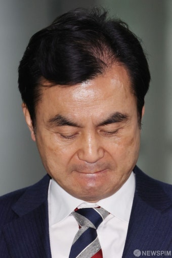 입 굳게 다문 안규백 더불어민주당 전략공천관리위원장