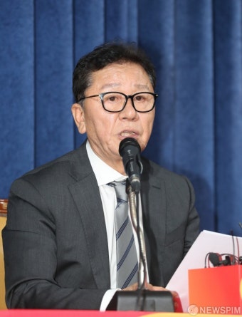 임시감독 선임 절차 설명하는 정해성 국가대표전력강화위원장