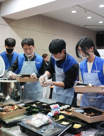 복권위원회, 배우 정해인과 함께하는 쪽방촌 도시락 전달 봉사