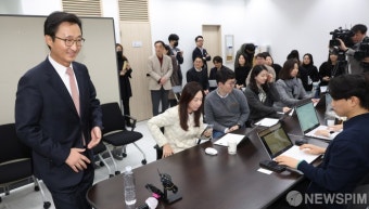 외교부 기자실 찾은 이태우 한미 방위비분담 협상대표