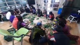 충북 어르신들 못난이 김치 만들기 봉사