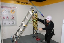 인천 서구문화회관 리모델링 공사장서 60대 추락사