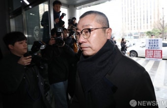 경찰 출석하는 박명하 의협 비대위 조직강화위원장