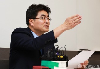 기자질문 받는 방재승 서울의대 교수협의회 비대위원장