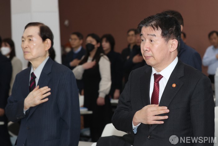 유철환 권익위원장 국민권익위 간부 사망 사건, 외압 없었다 이야기