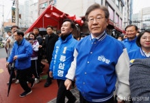 남성역 골목시장 방문한 이재명 대표