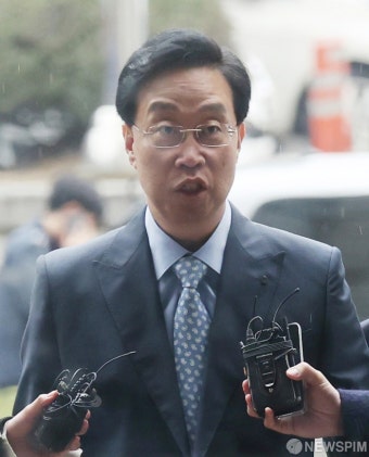 입장 밝히는 전준경 전 민주연구원 부원장
