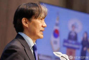 '제7공화국' 관련 기자회견하는 조국 조국혁신당 대표