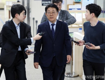 1차 공판 출석하는 허종식 의원