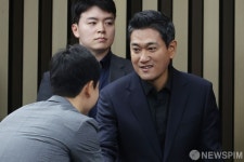 원외조직위원장 간담회 참석하는 오신환