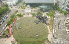 서울페스타 개막공연 위해 무대 설치된 서울광장