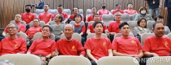 채상병 특검법 상정 바라보는 해병대 예비역 연대 회원들