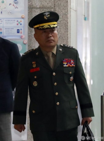 공수처 나서는 김계환 해병대 사령관