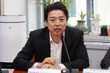 발언나선 부승찬 더불어민주당 원내부대표