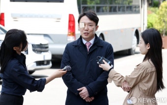 탄핵심판사건 1차 변론 출석하는 이정섭 검사