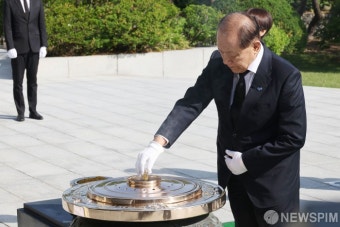 분향하는 황우여 국민의힘 비상대책위원장